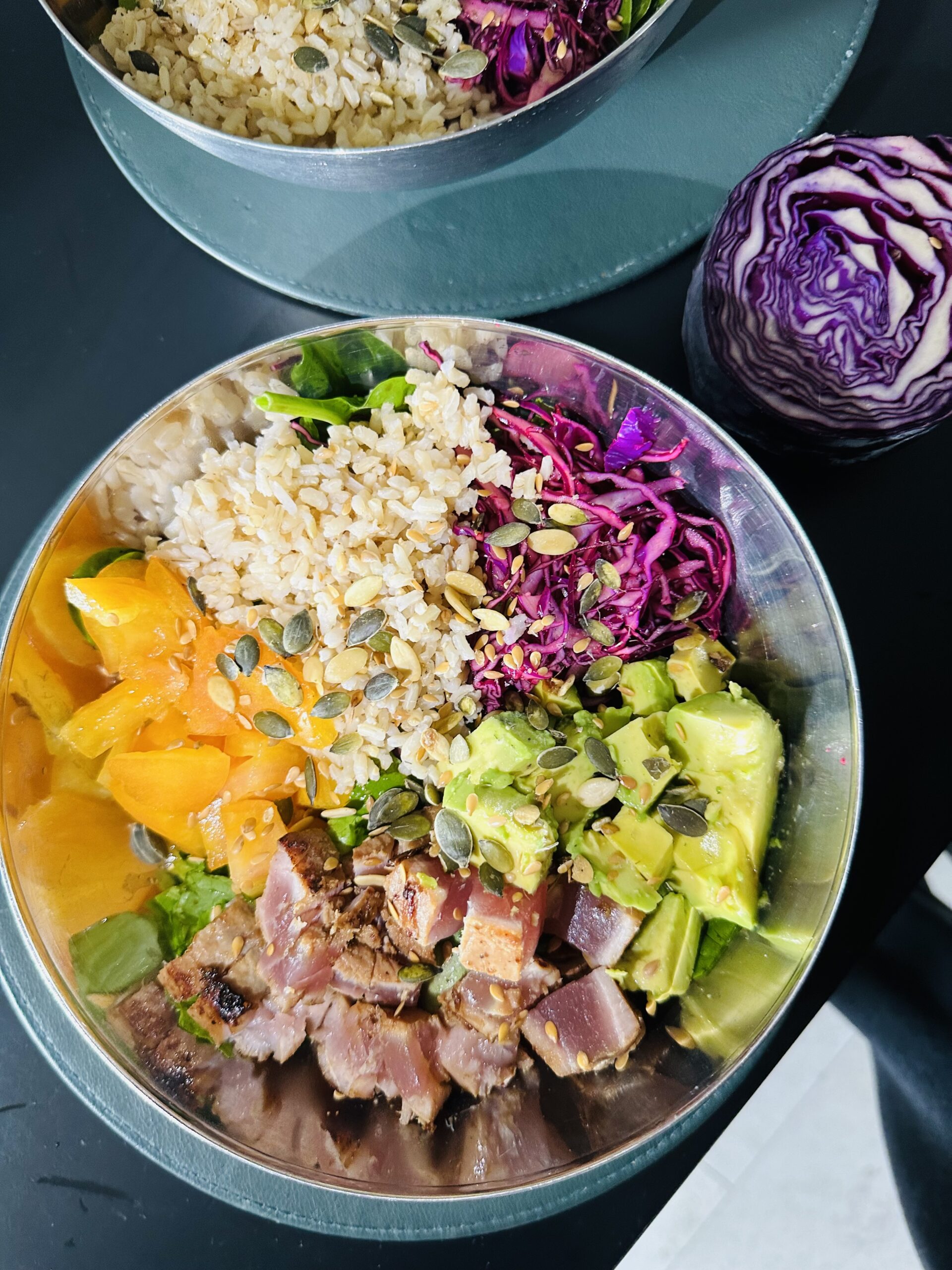 Poke bol thon avocat